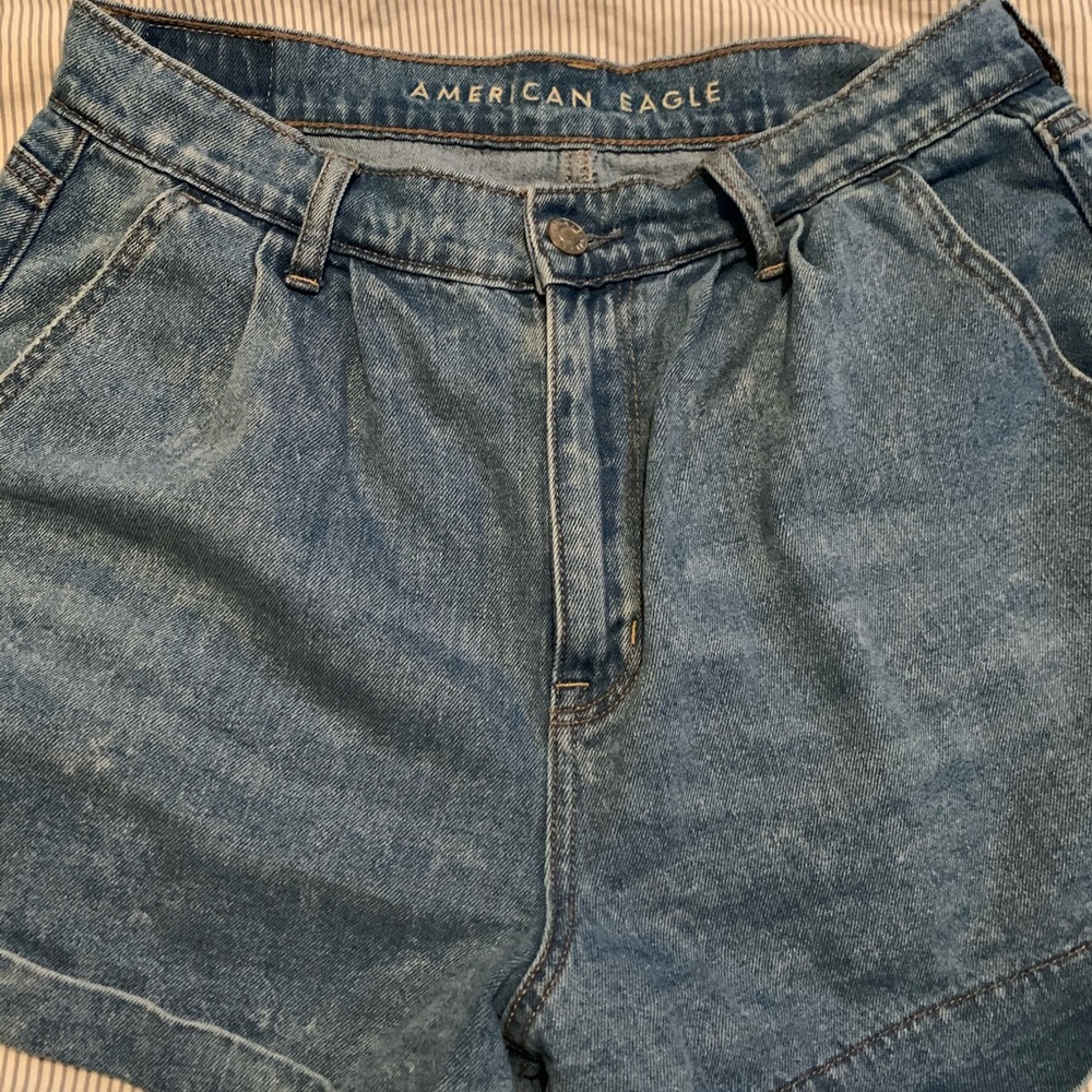 American Eagle mom jean shorts ✨